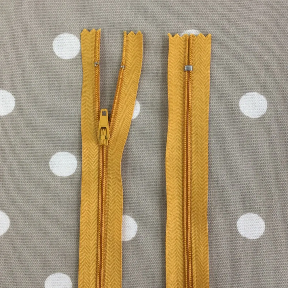 7" (18cm) Zip