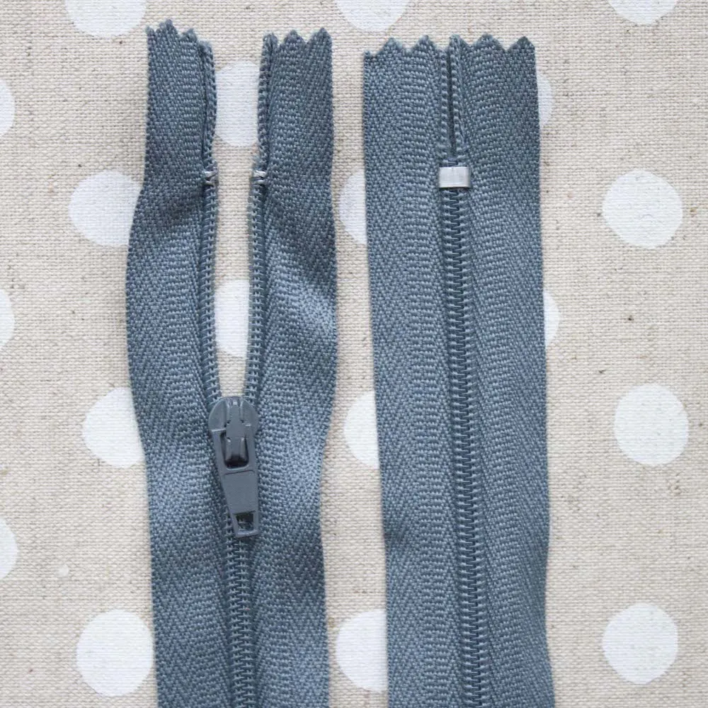 7" (18cm) Zip