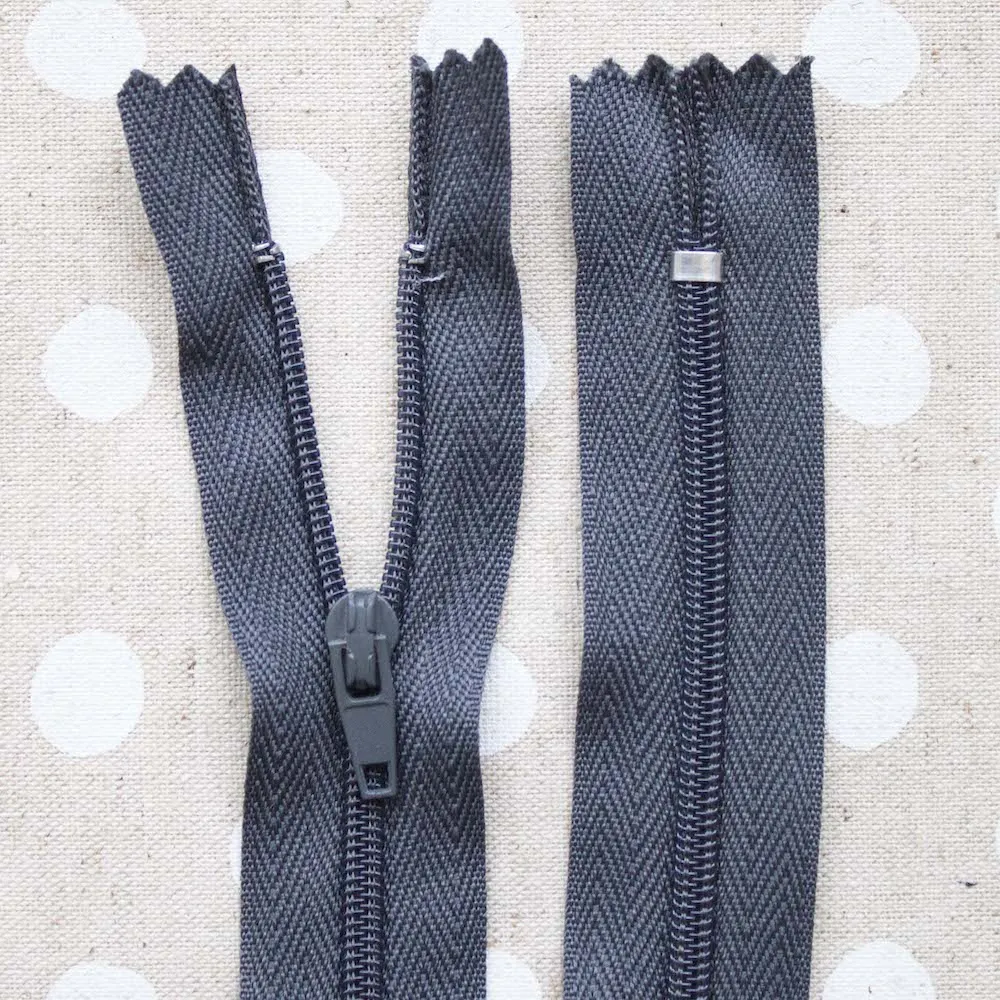 7" (18cm) Zip