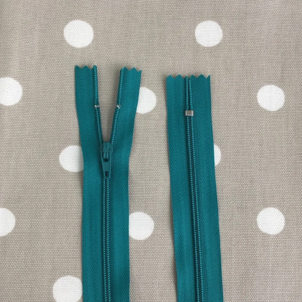 7" (18cm) Zip