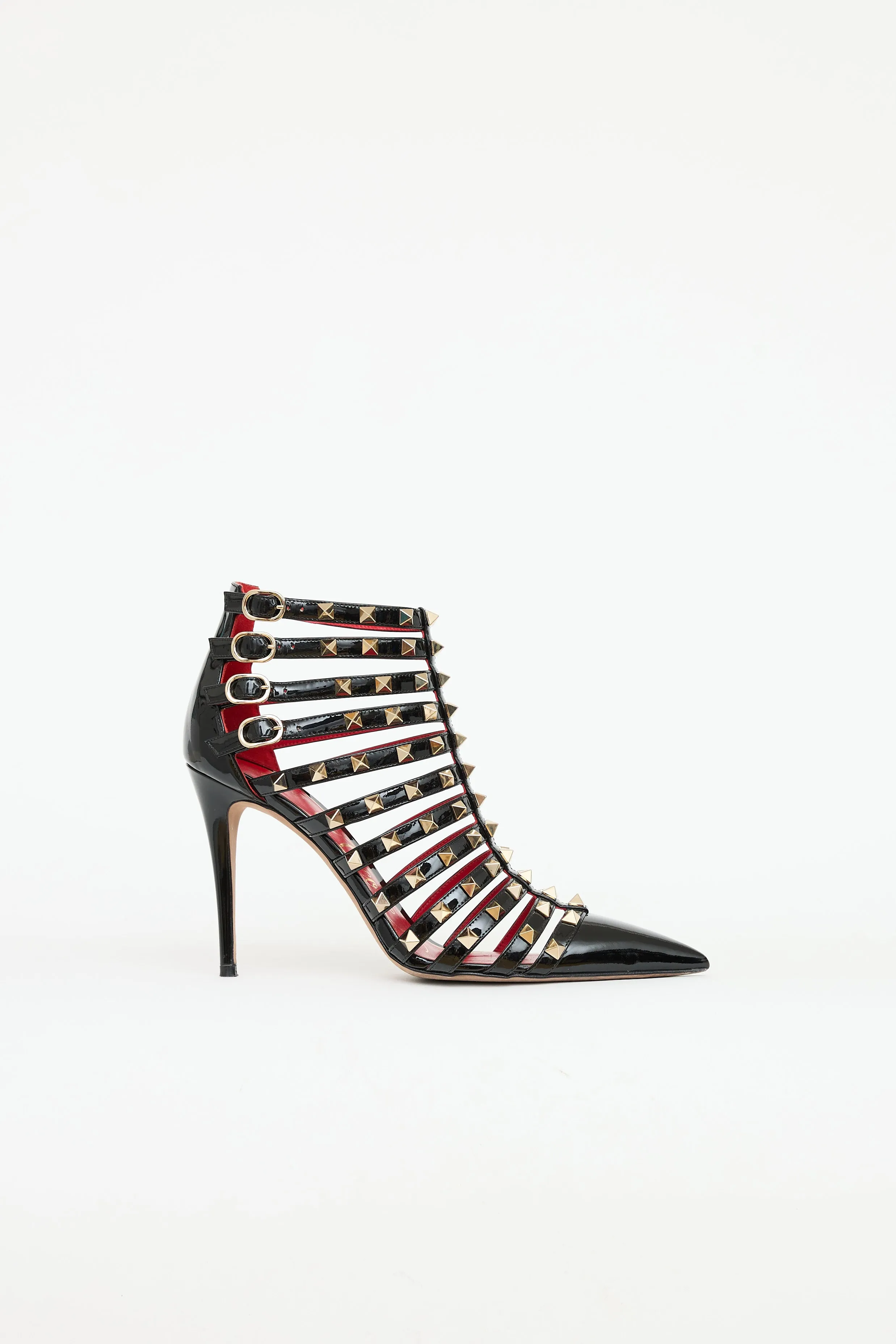 Alcove Caged Pump