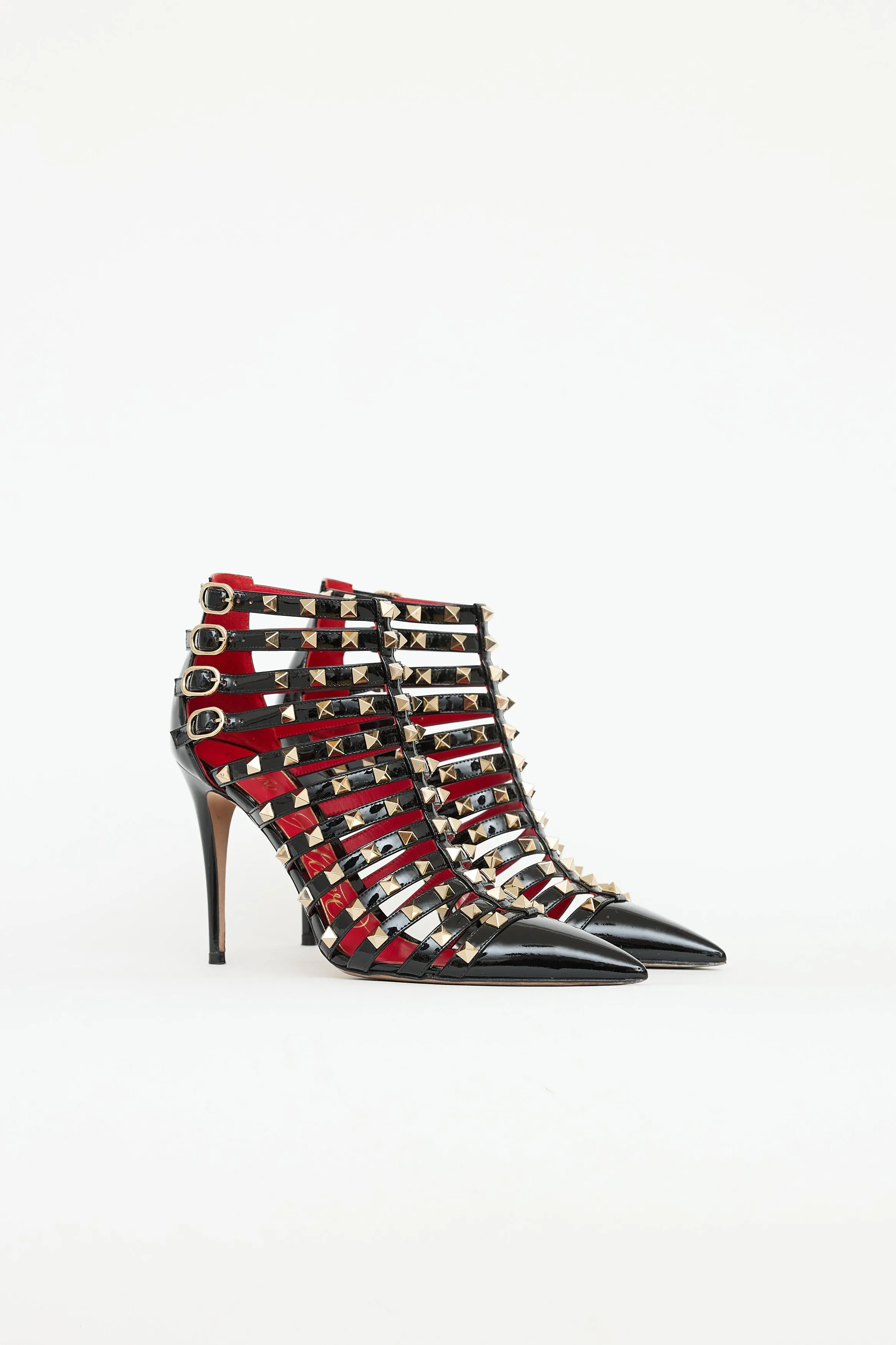 Alcove Caged Pump