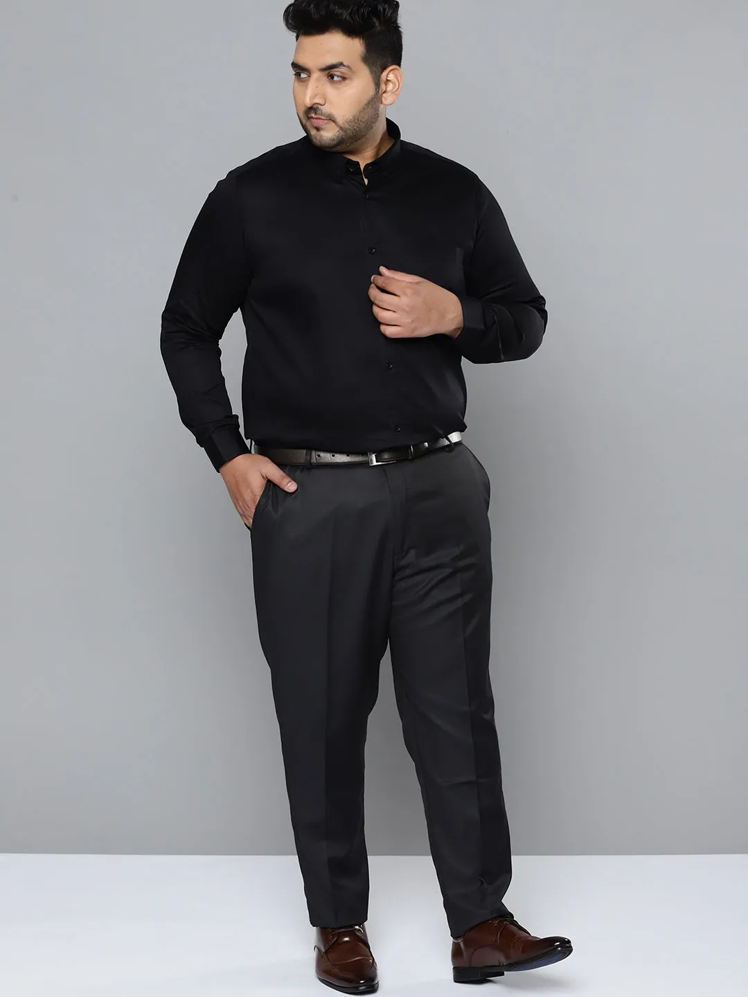 Black: Smart Slim Fit Opaque Formal Shirt