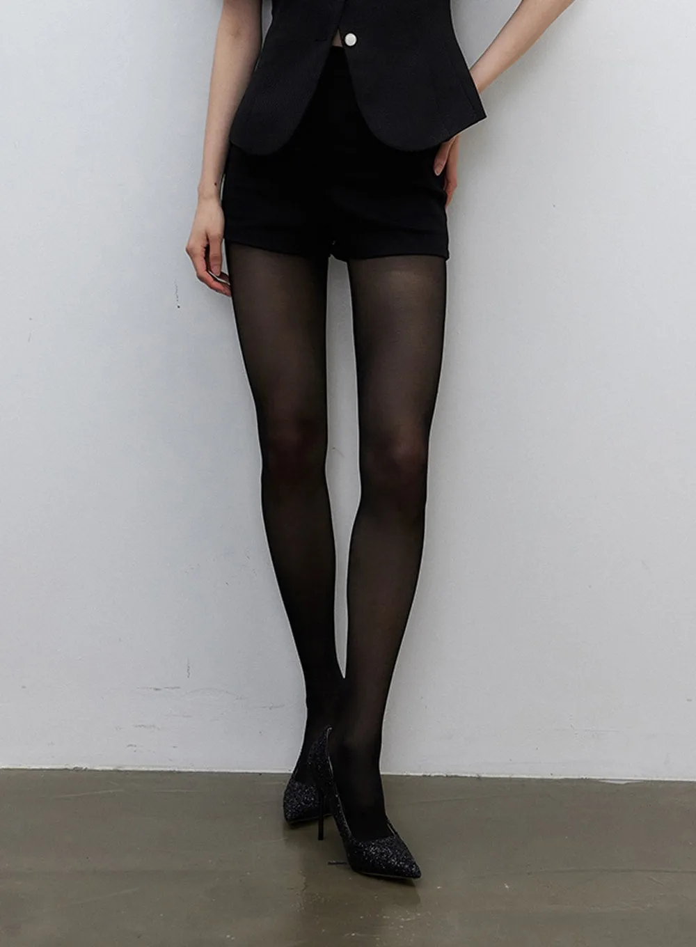 Slim Fit Shorts IY326